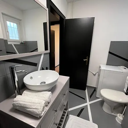 Elegant & Peaceful - Private Parking Apartamento