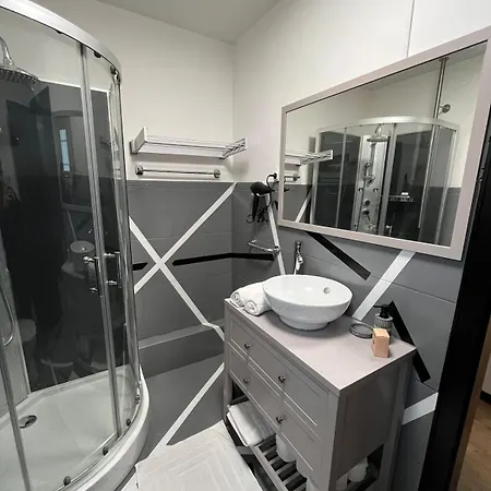 Elegant & Peaceful - Private Parking