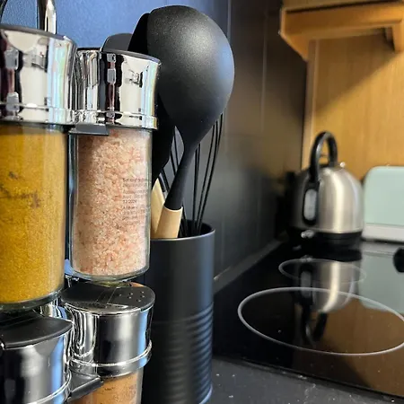 Elegant & Peaceful - Private Parking *