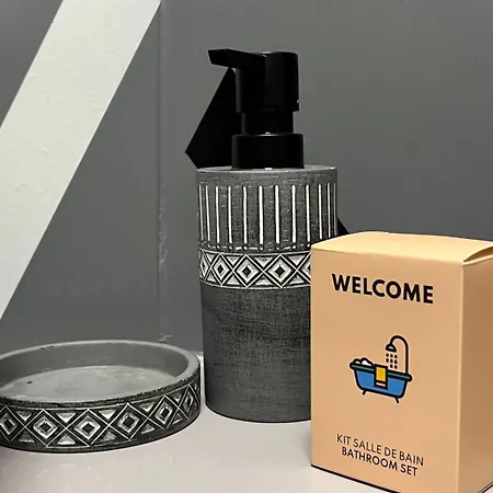 Elegant & Peaceful - Private Parking Apartamento